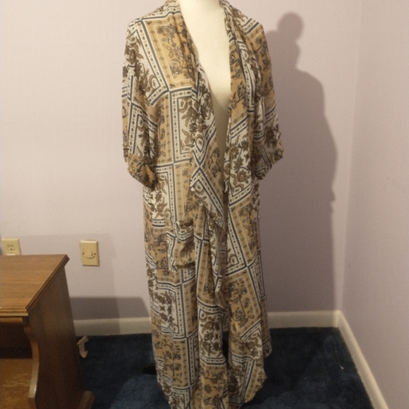 Kimono - Picture 7 of 7